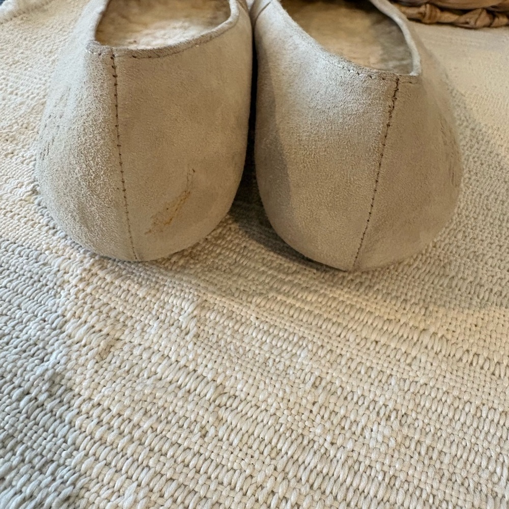 UGG Women's Light Beige Suede Shearling Ballet Flats with Metallic Toe - Picture 4 of 8
